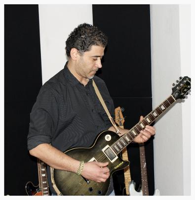 Gitarrenschüler Nasser