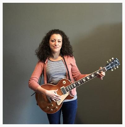 Gitarrenschülerin Vanessa
